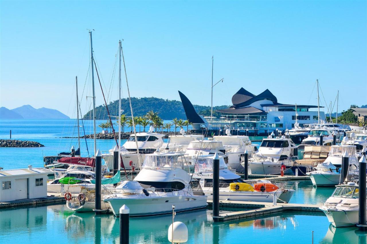 Sunset Waters Apartments Hamilton Island Bagian luar foto