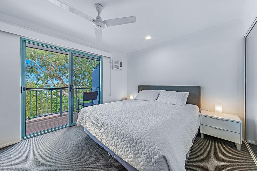 Sunset Waters Apartments Hamilton Island Bagian luar foto