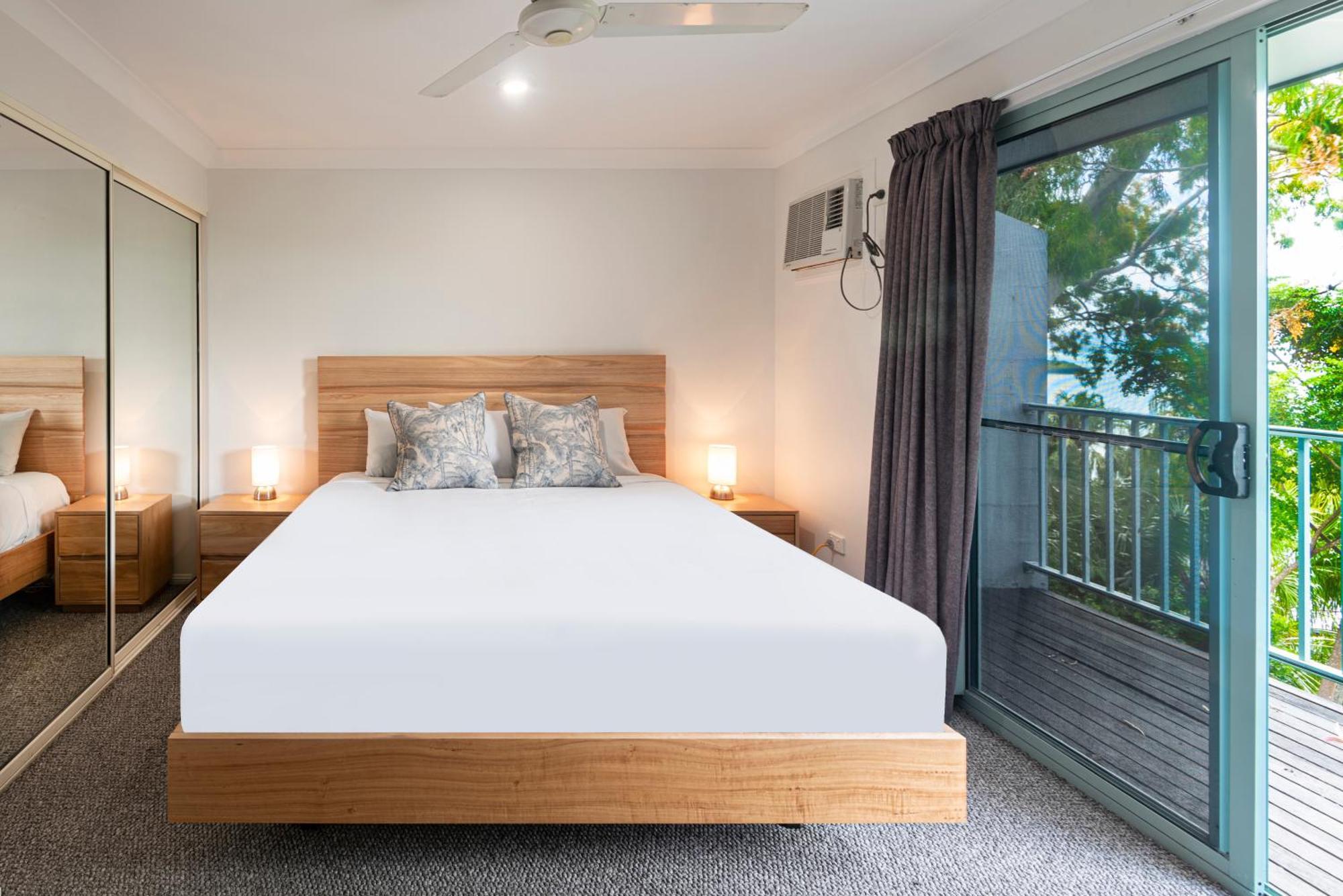 Sunset Waters Apartments Hamilton Island Bagian luar foto
