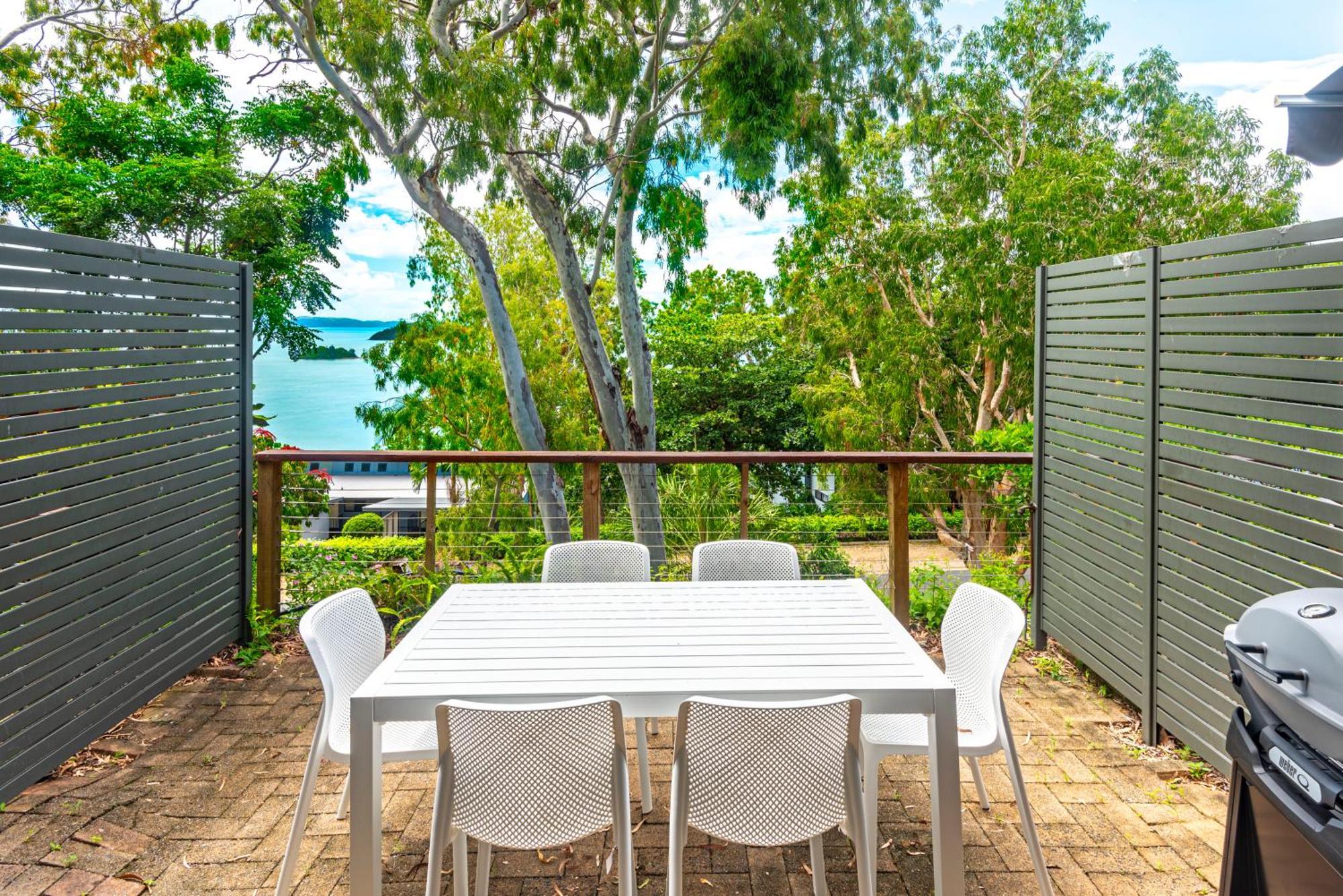 Sunset Waters Apartments Hamilton Island Bagian luar foto