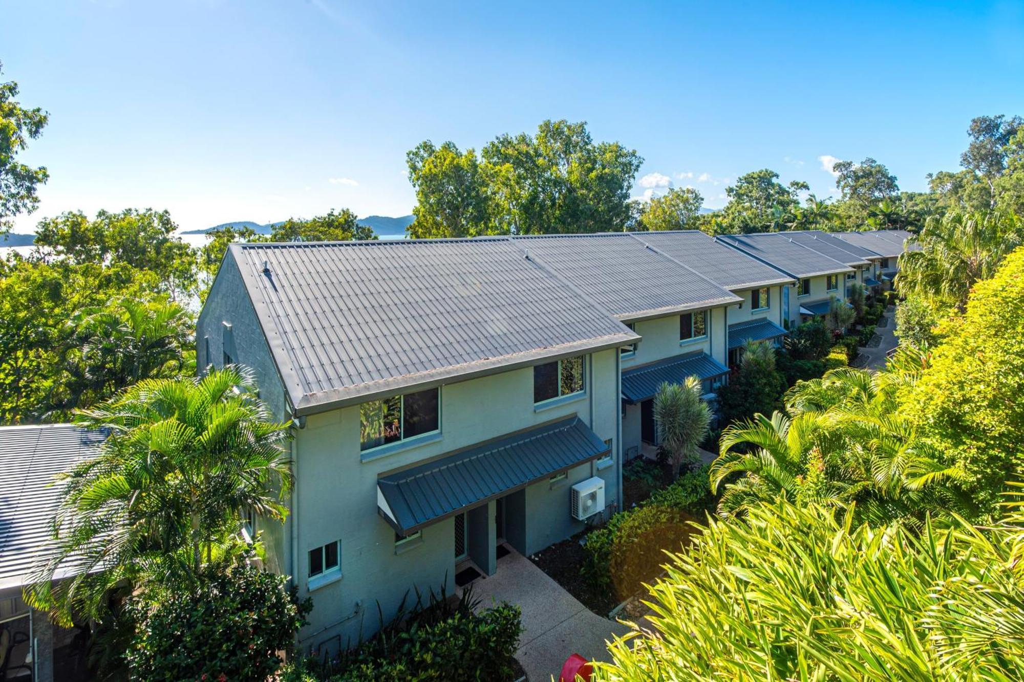 Sunset Waters Apartments Hamilton Island Bagian luar foto