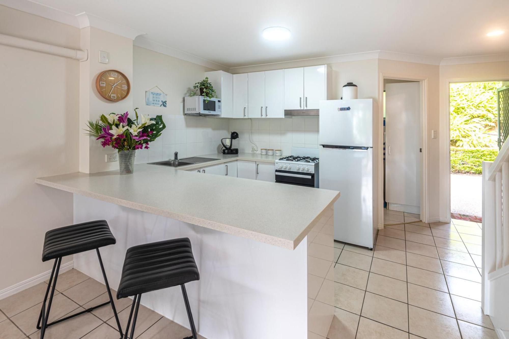 Sunset Waters Apartments Hamilton Island Bagian luar foto