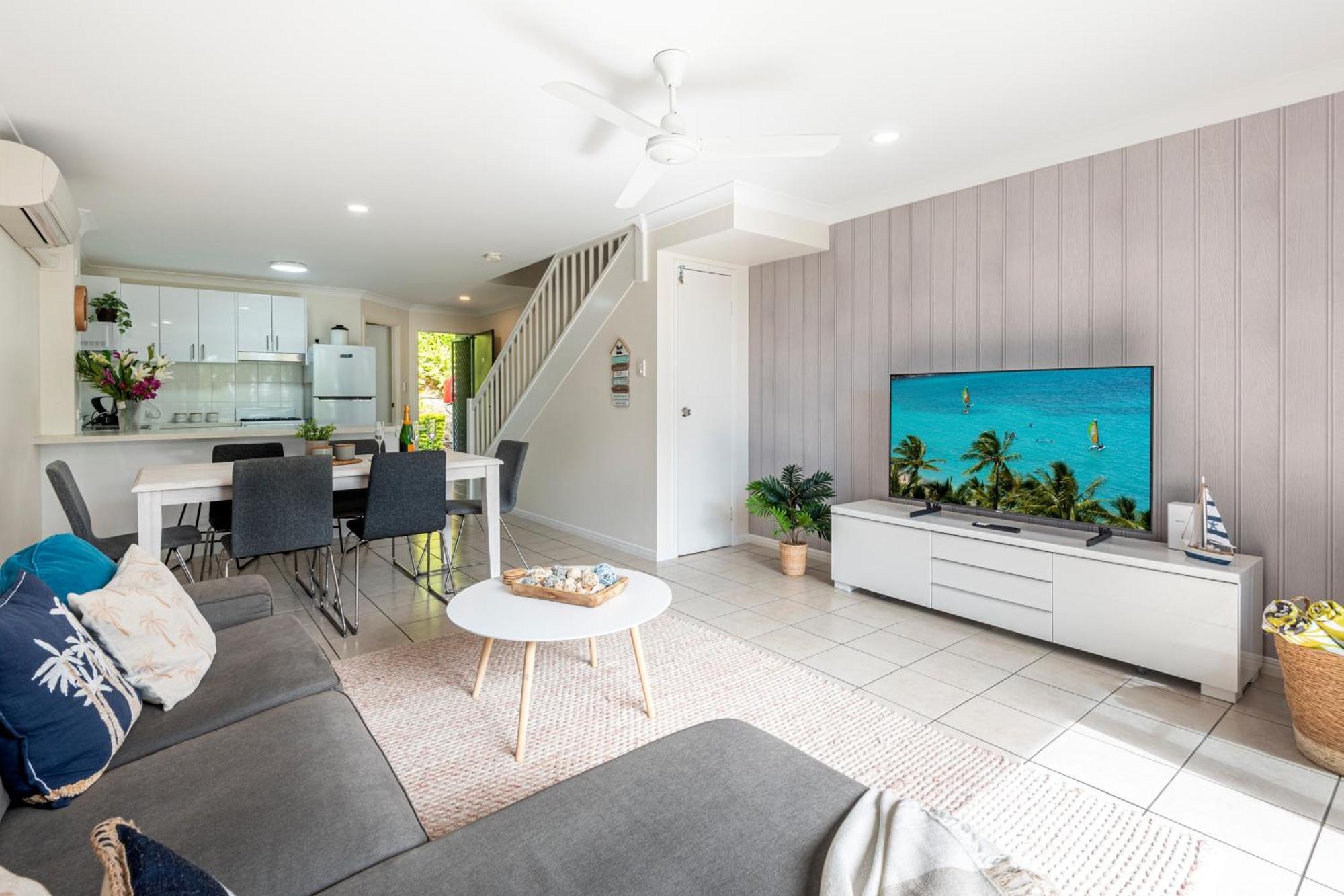 Sunset Waters Apartments Hamilton Island Bagian luar foto