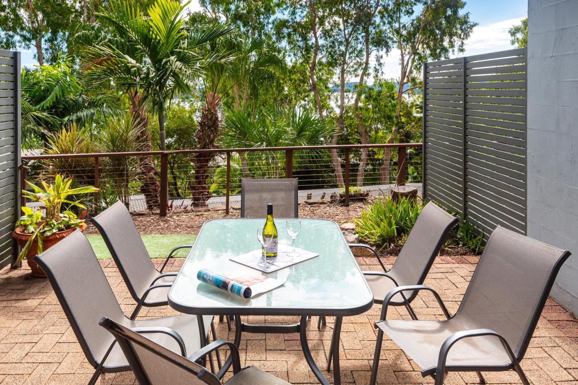 Sunset Waters Apartments Hamilton Island Bagian luar foto